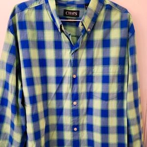 2 Mens button up shirts.